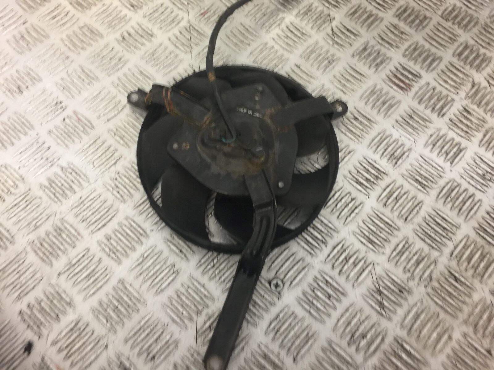 YAMAHA YZF R1 5PW RADIATOR FAN  YEAR 2002-2003 (STOCK 505)