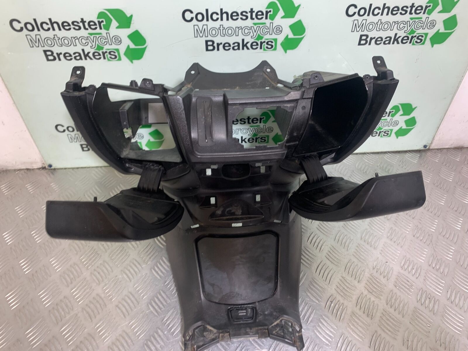 SUZUKI AN400 AN 400 BURGMAN INNER PANEL YEAR 2017-2024 (CMB1118)