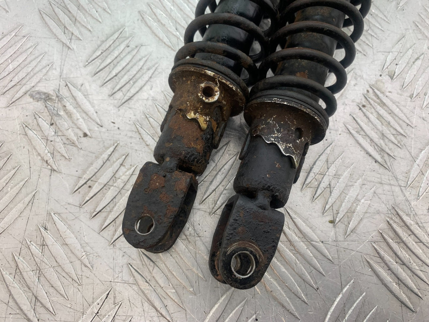 SUZUKI AN 200 UH 200 REAR SHOCKS  YEAR 2007-2009 (CMB1256)