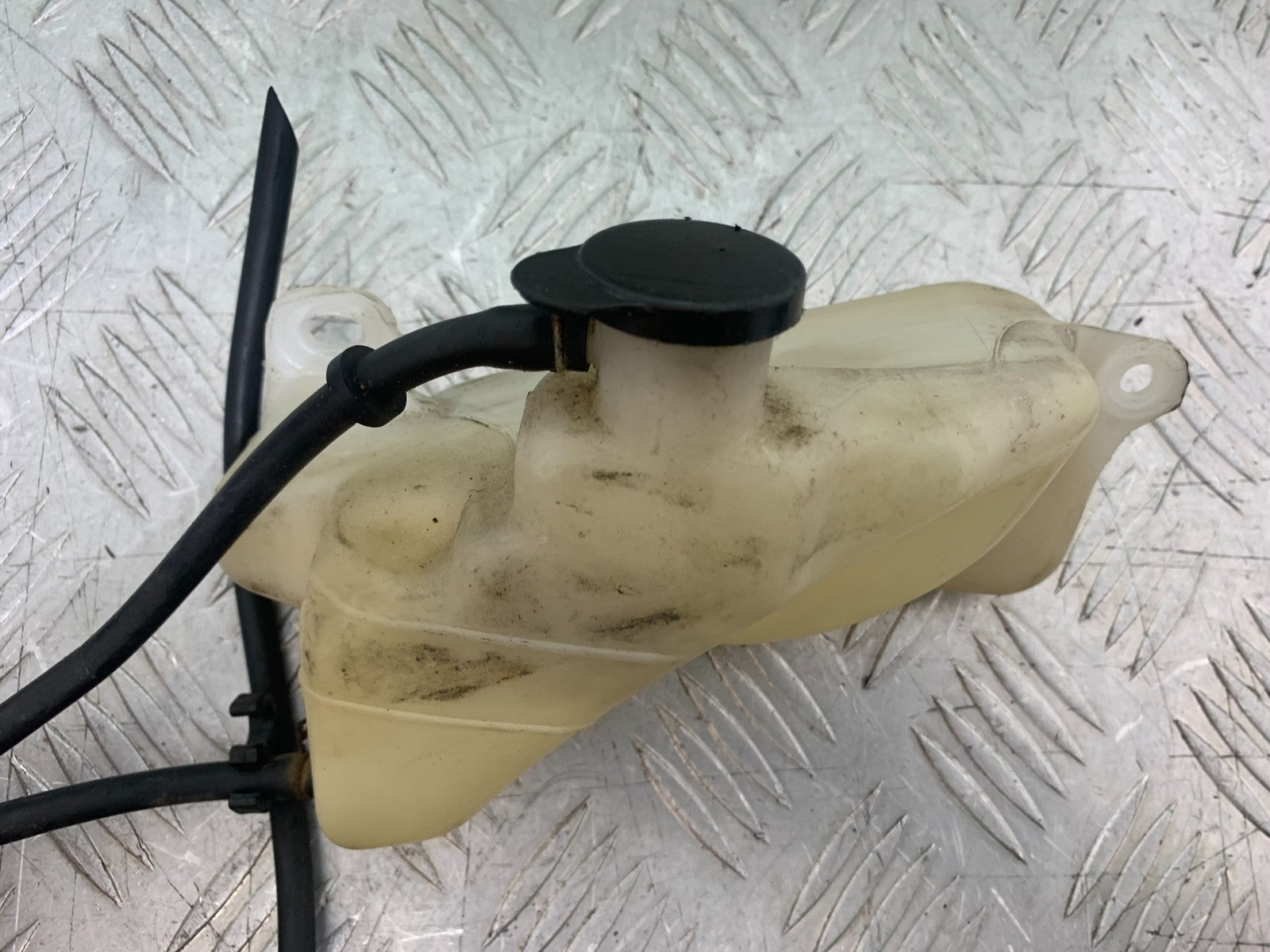 YAMAHA YZF1000 THUNDERACE COOLANT BOTTLE  YEAR 1997-2000 (CMB1204)