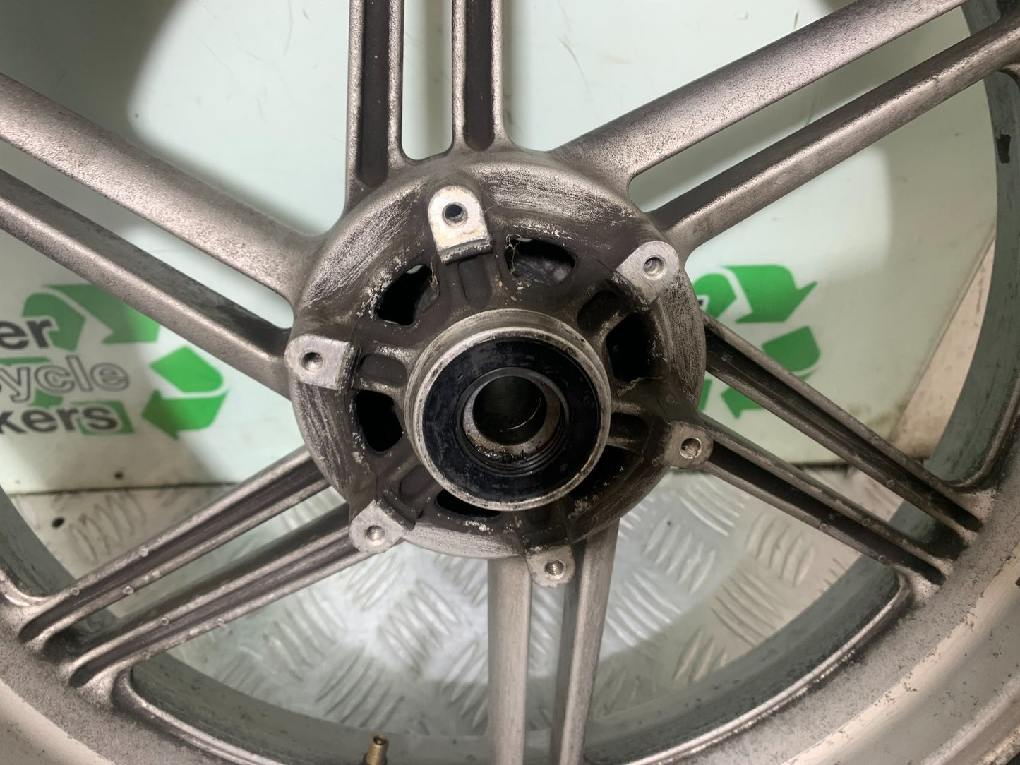 HONDA CBF600 CBF 600 FRONT WHEEL  YEAR 2004-07  (CMB1305)