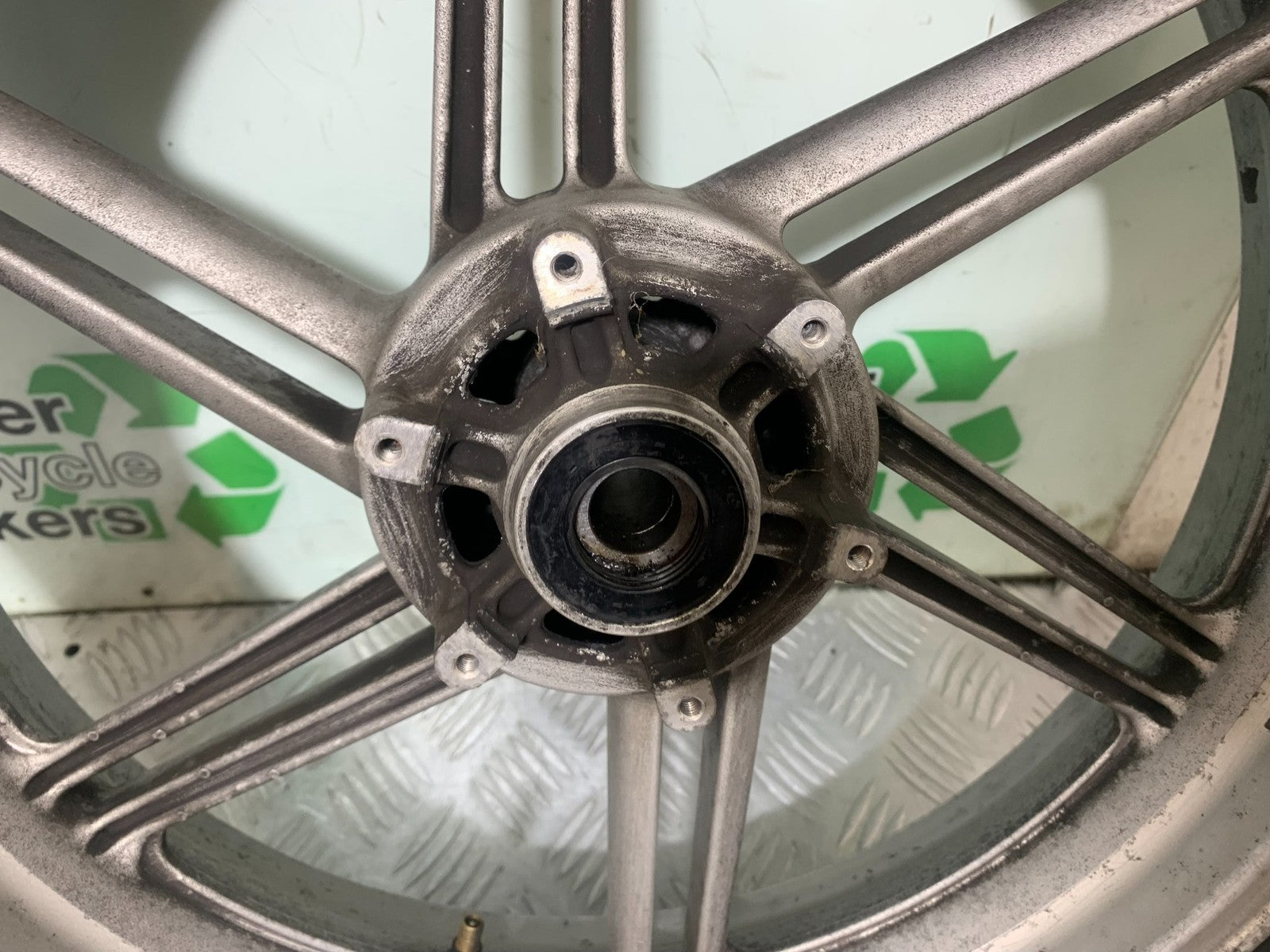 HONDA CBF600 CBF 600 FRONT WHEEL  YEAR 2004-07  (CMB1305)