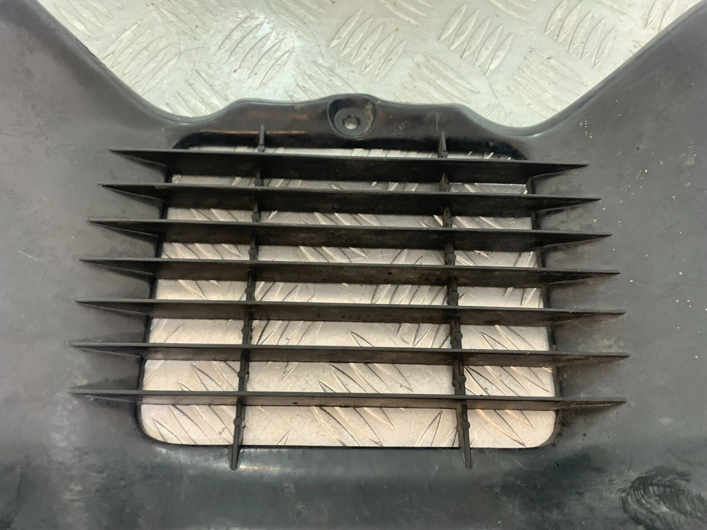 APRILIA RS50 RS 50 RADIATOR GRILL   YEAR 1996-1998 (CMB1132)
