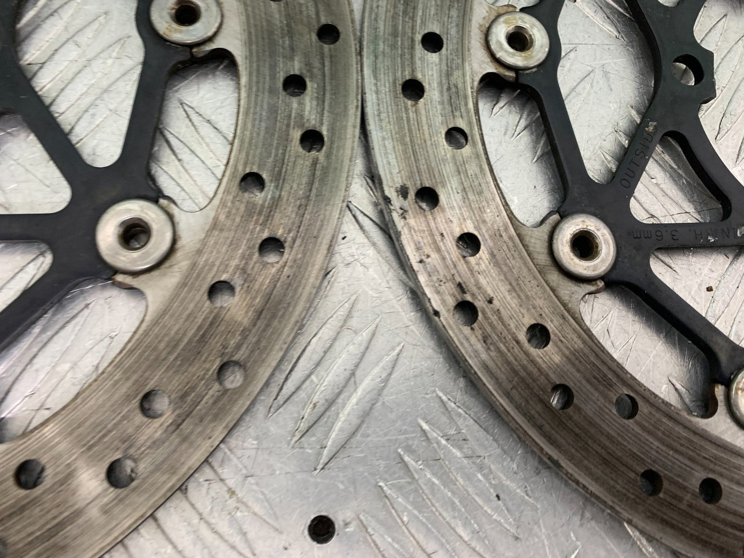 TRIUMPH 675 STREET TRIPLE RX FRONT BRAKE DISCS 2015- 2017 (CMB1299)