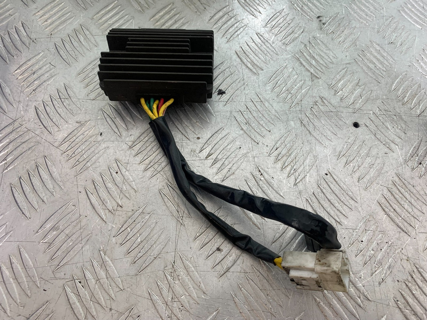 APRILIA SL750 SL 750 SHIVER REGULATOR   YEAR 2008-2016 (CMB1242)