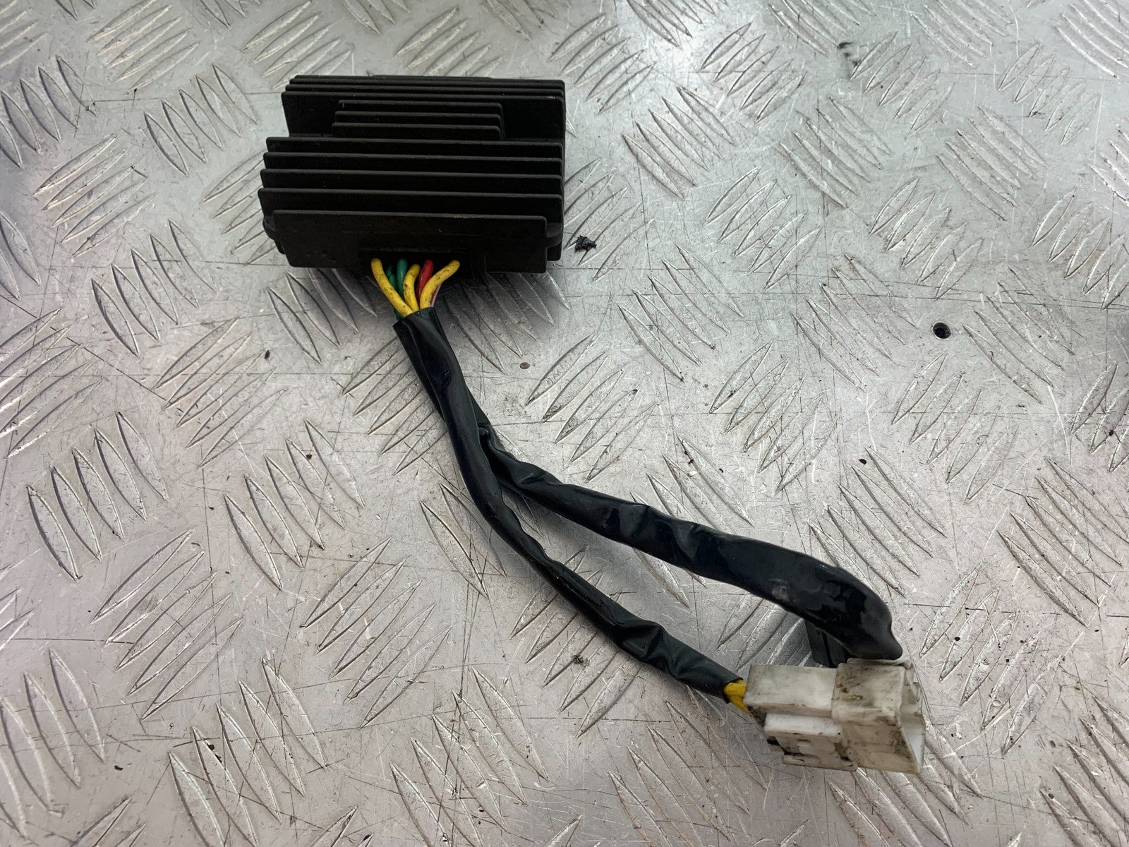 APRILIA SL750 SL 750 SHIVER REGULATOR   YEAR 2008-2016 (CMB1242)