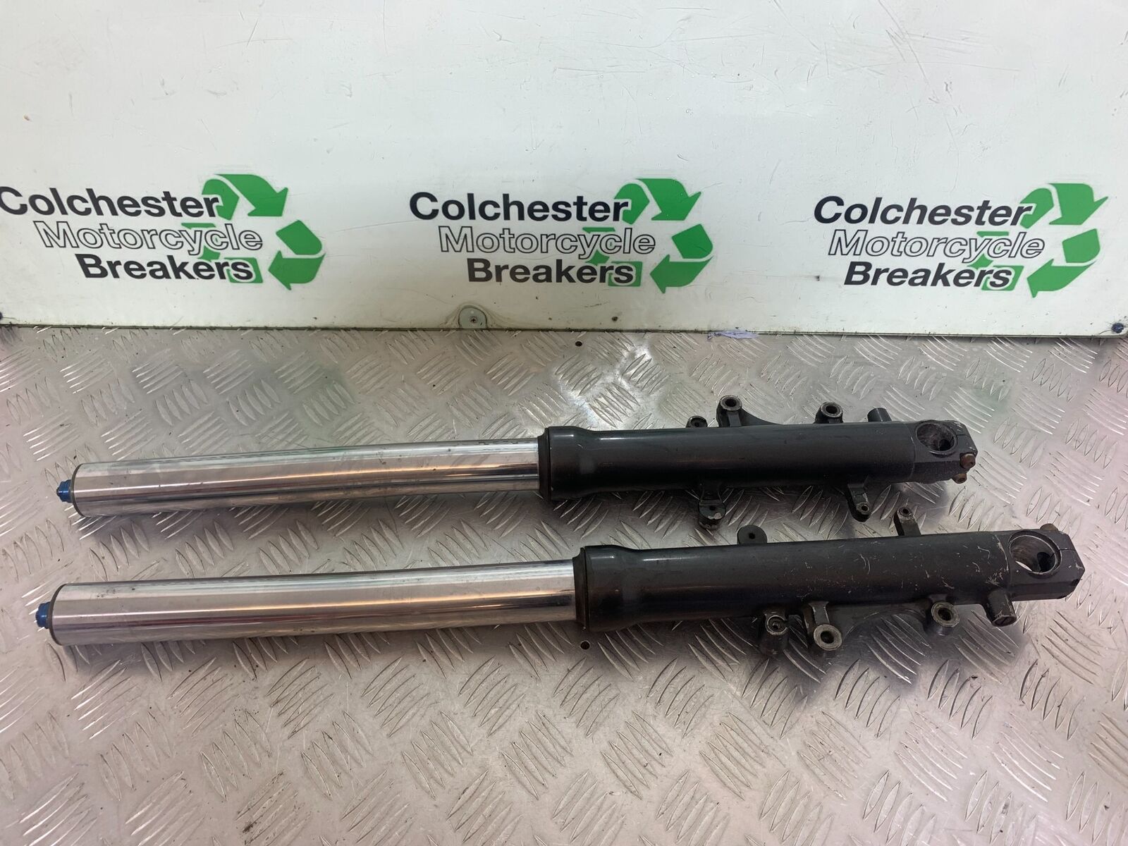 KAWASAKI ZX6R ZX6 J FORKS (BENT SOLD AS PARTS )  YEAR 2000 (CMB1129)