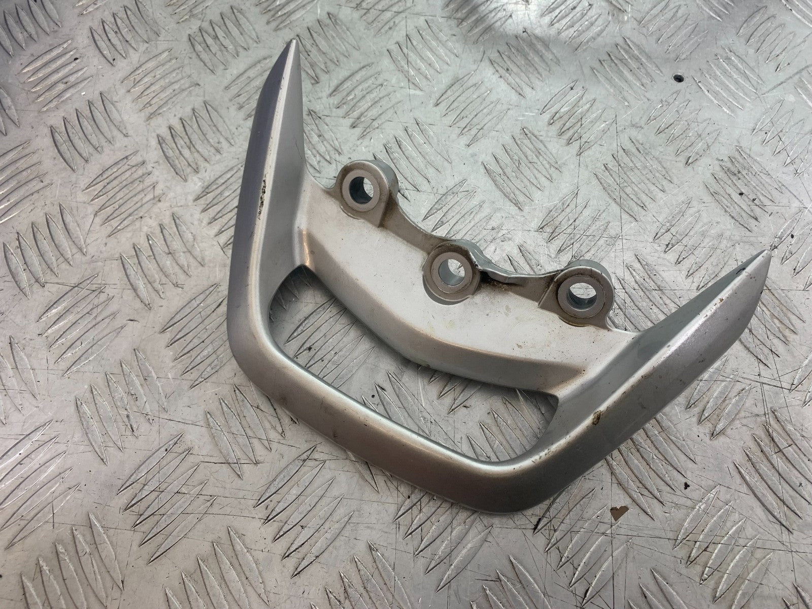 SUZUKI GSR600 GSR 600 GRAB RAIL  2006-2010 (CMB1177)