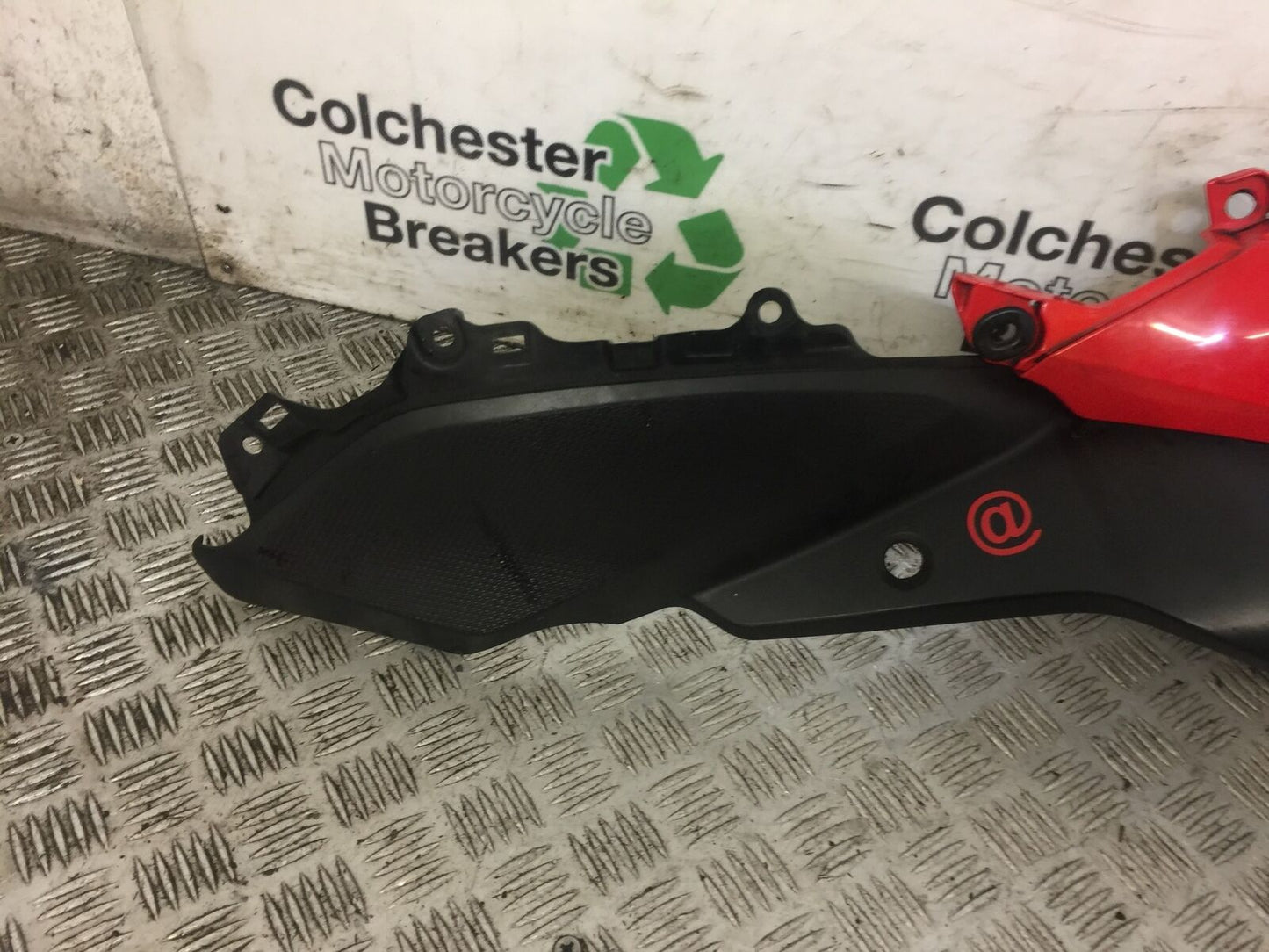 HONDA NC750 NC 750 SA-H RIGHT SEAT PANEL  2014-2018 (STOCK 608)