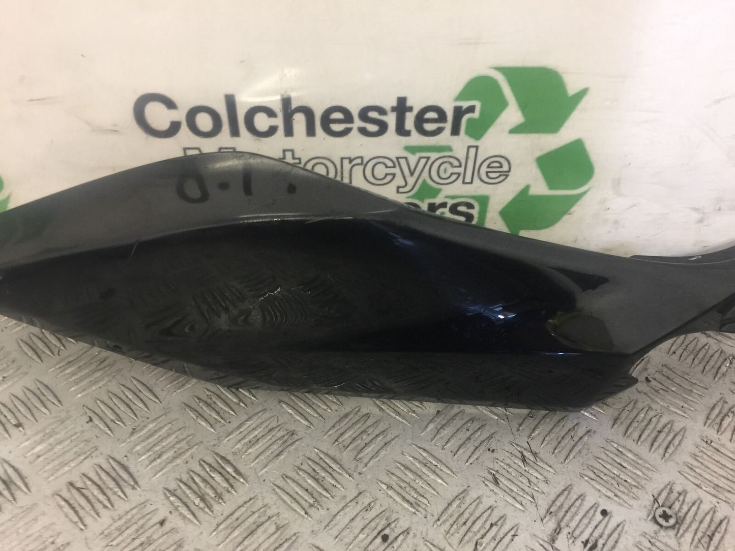 KAWASAKI NINJA 400 RIGHT SEAT PANEL  YEAR 2019  (STOCK 635)