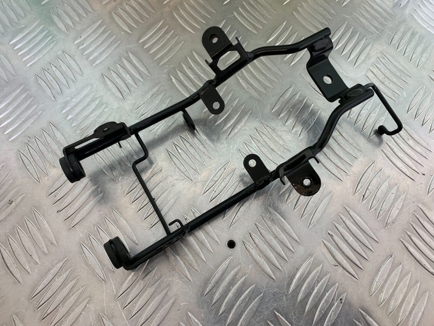 YAMAHA MT 125 MT125 HEADLIGHT BRACKET YEAR 2021-2024 ABS (CMB1010)