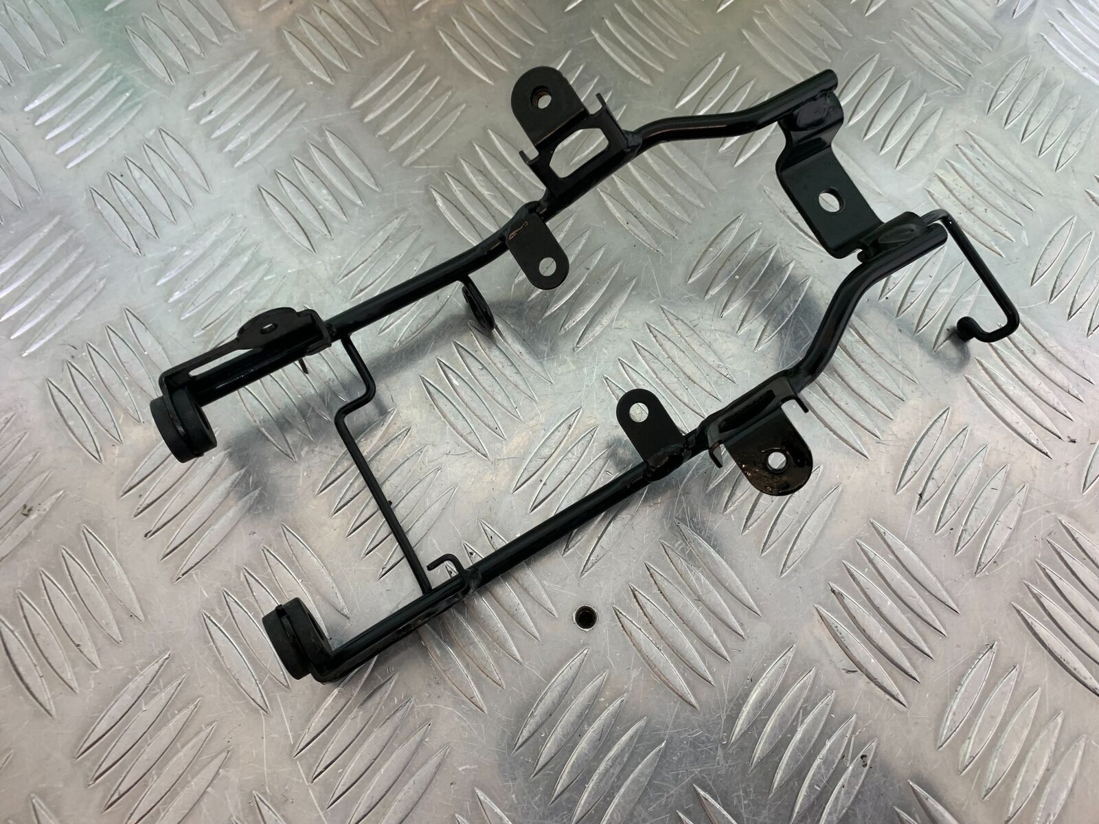 YAMAHA MT 125 MT125 HEADLIGHT BRACKET YEAR 2021-2024 ABS (CMB1010)