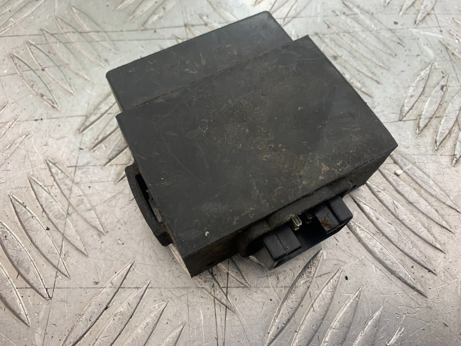 KAWASAKI GPX 750 GPX 750 CDI UNIT  YEAR 1990