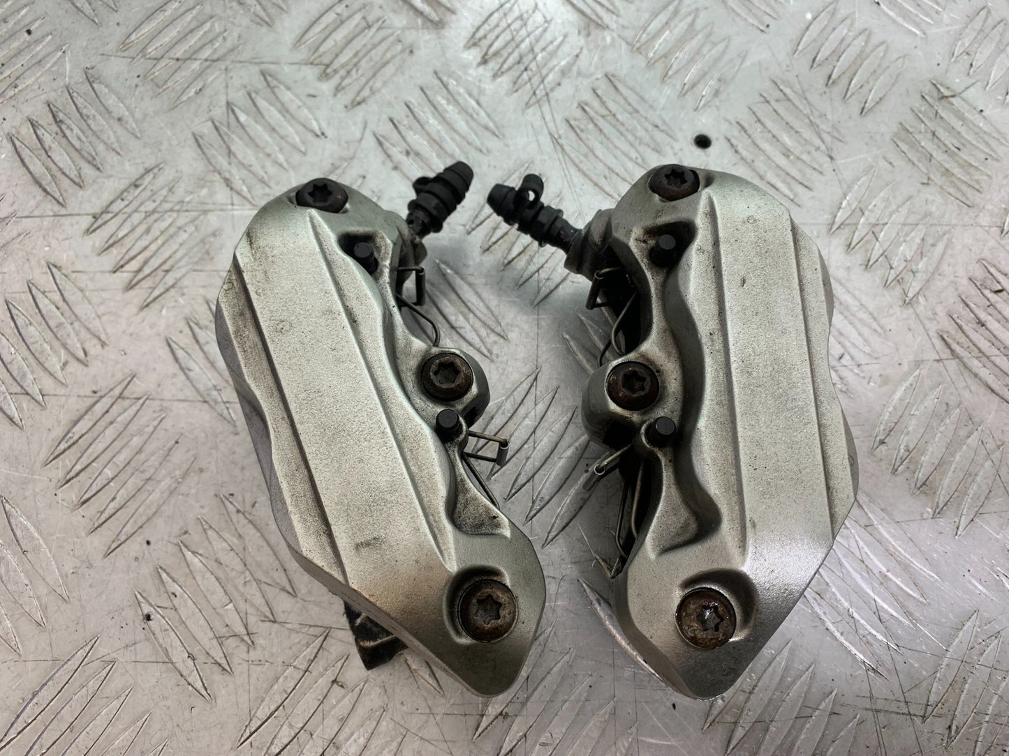 TRIUMPH SPEED TRIPLE R 1050 FRONT BRAKE CALIPERS  2009 (CMB1183)