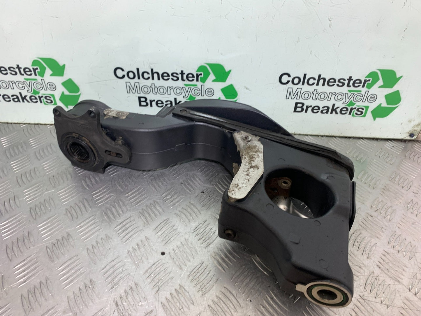 TRIUMPH 1050 SPRINT ST SWINGARM  2003-2011 (CMB1285)