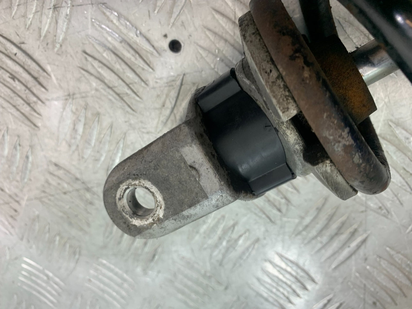 KAWASAKI ZZR1100 D REAR SHOCK   YEAR 1993-2001 (CMB1289)