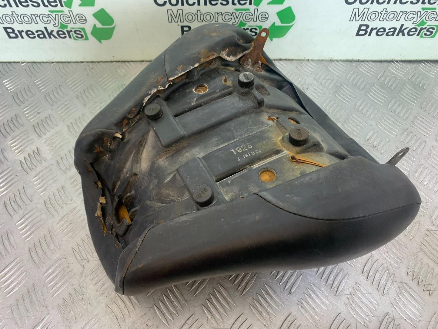 KAWASAKI VN1500 CLASSIC FRONT SEAT   YEAR 1999 -2006 (CMB1166)