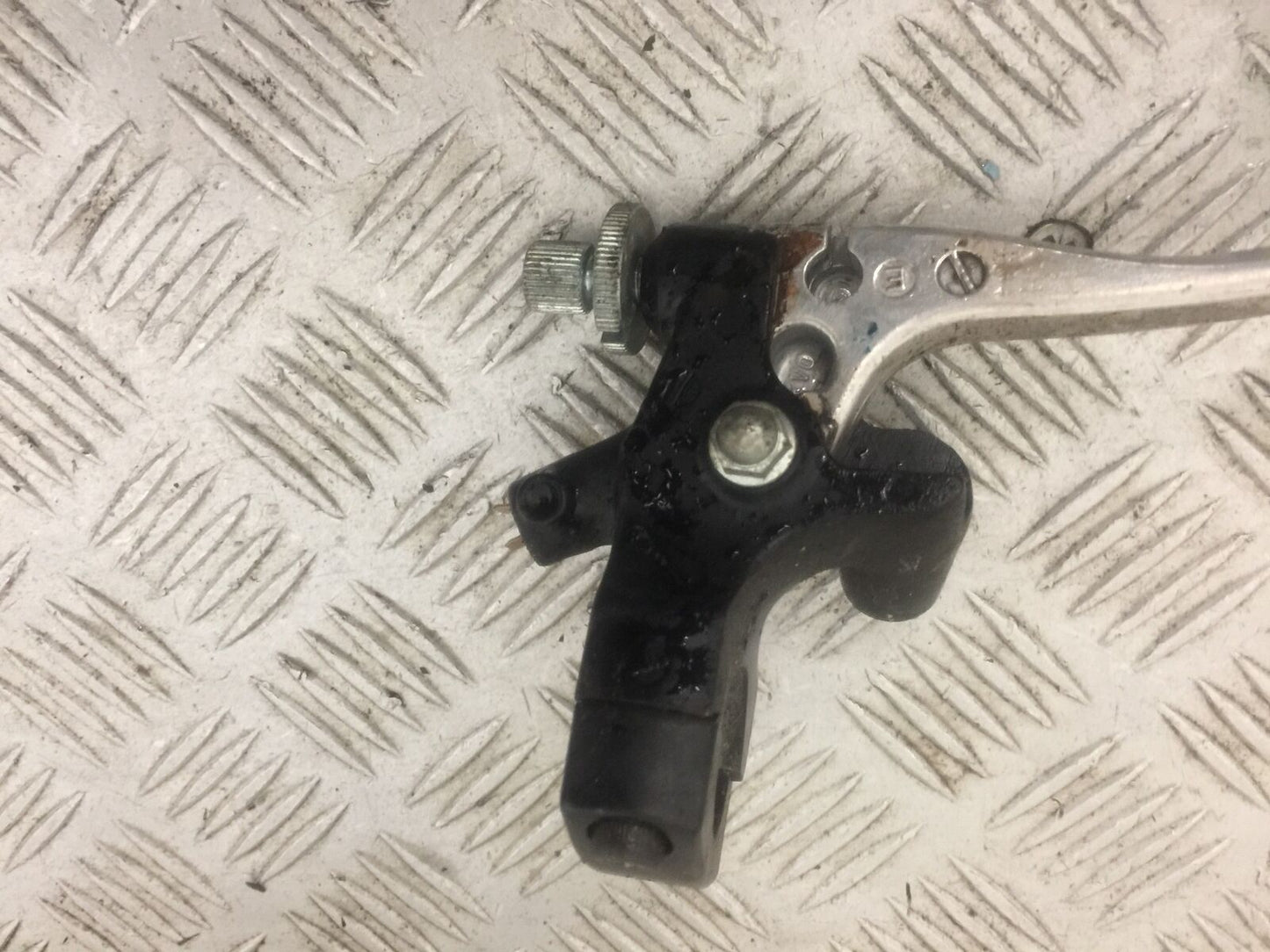 HONDA VT600 VT 600 SHADOW CLUTCH LEVER AND BRACKET   YEAR 1992-1997 (STOCK 833)