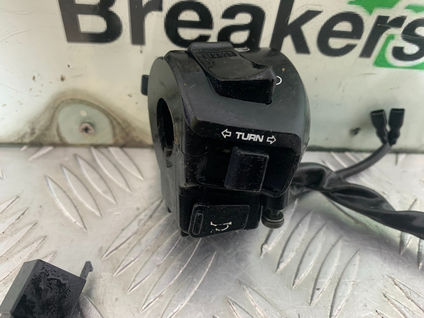 HONDA CBR1100 BLACKBIRD LEFT SWITCH GEAR  YEAR 1999-2005 (CMB1232)