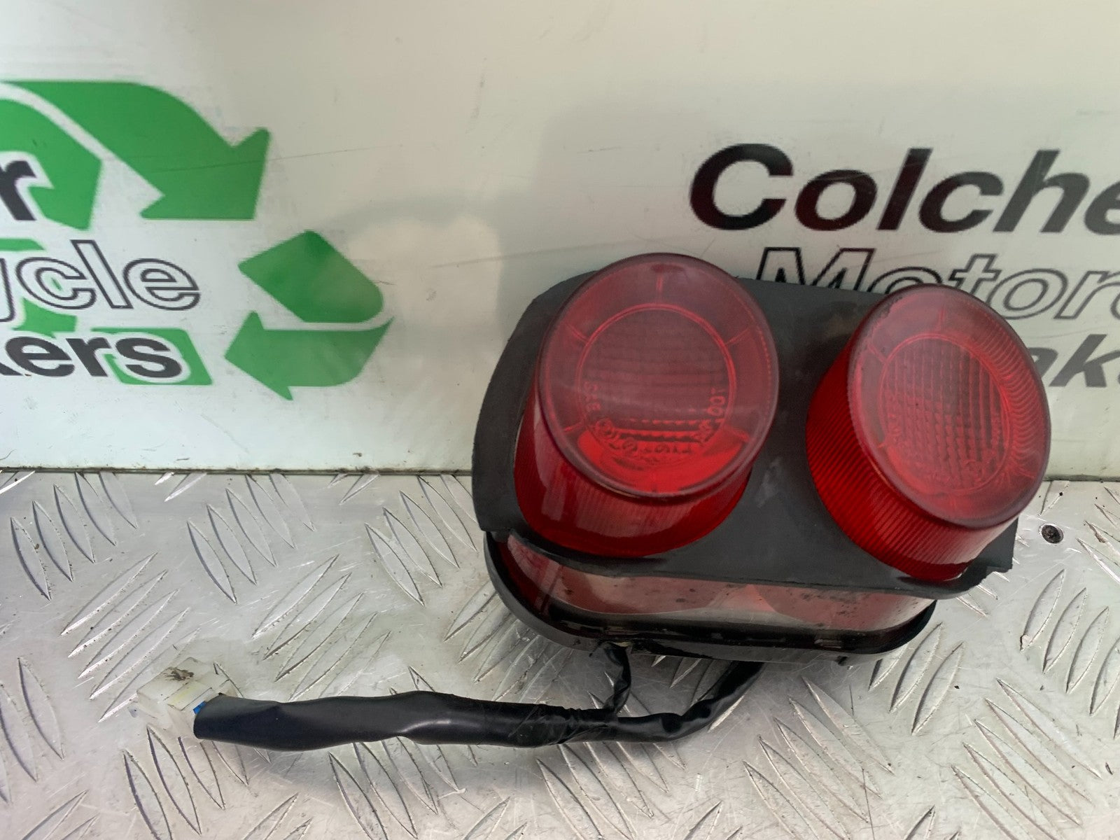 YAMAHA FZS1000 FAZER REAR LIGHT  YEAR 2001-05 (CMB1275)