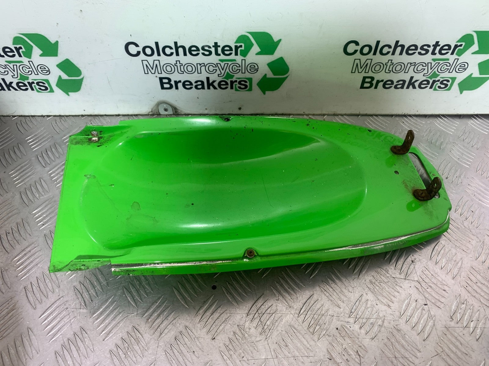 KAWASAKI ZX9R ZX9 E1 UNDERTRAY  YEAR 2000-01 (CMB1171)