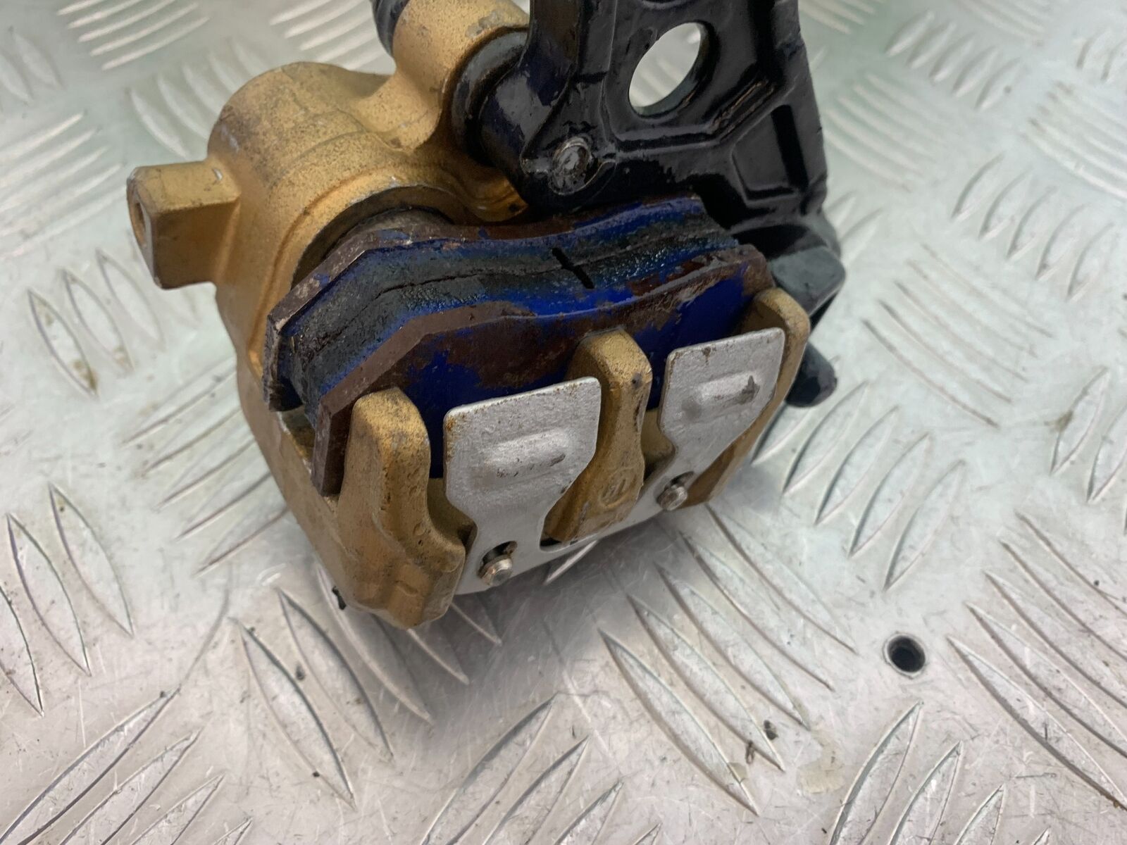 HONDA VFR400 VFR 400 NC21 REAR BRAKE CALIPER    YEAR 1986-87 (CMB1043)
