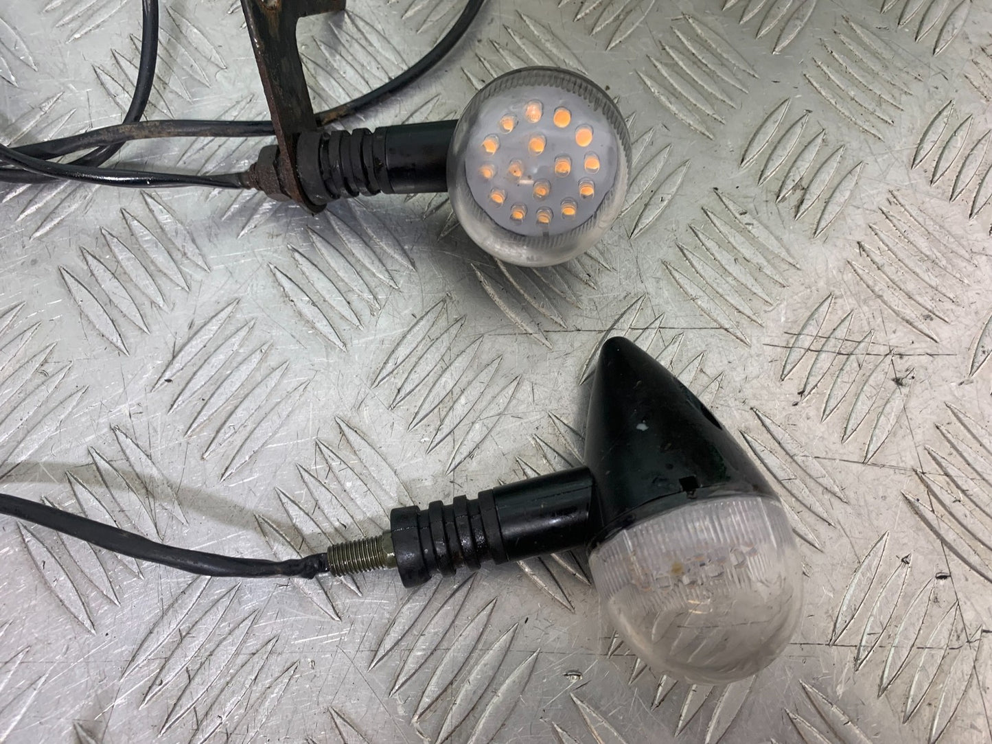 SINNIS HOODLUM 125 FRONT AND REAR INDICATORS   YEAR 2021-2025 (CMB1196)