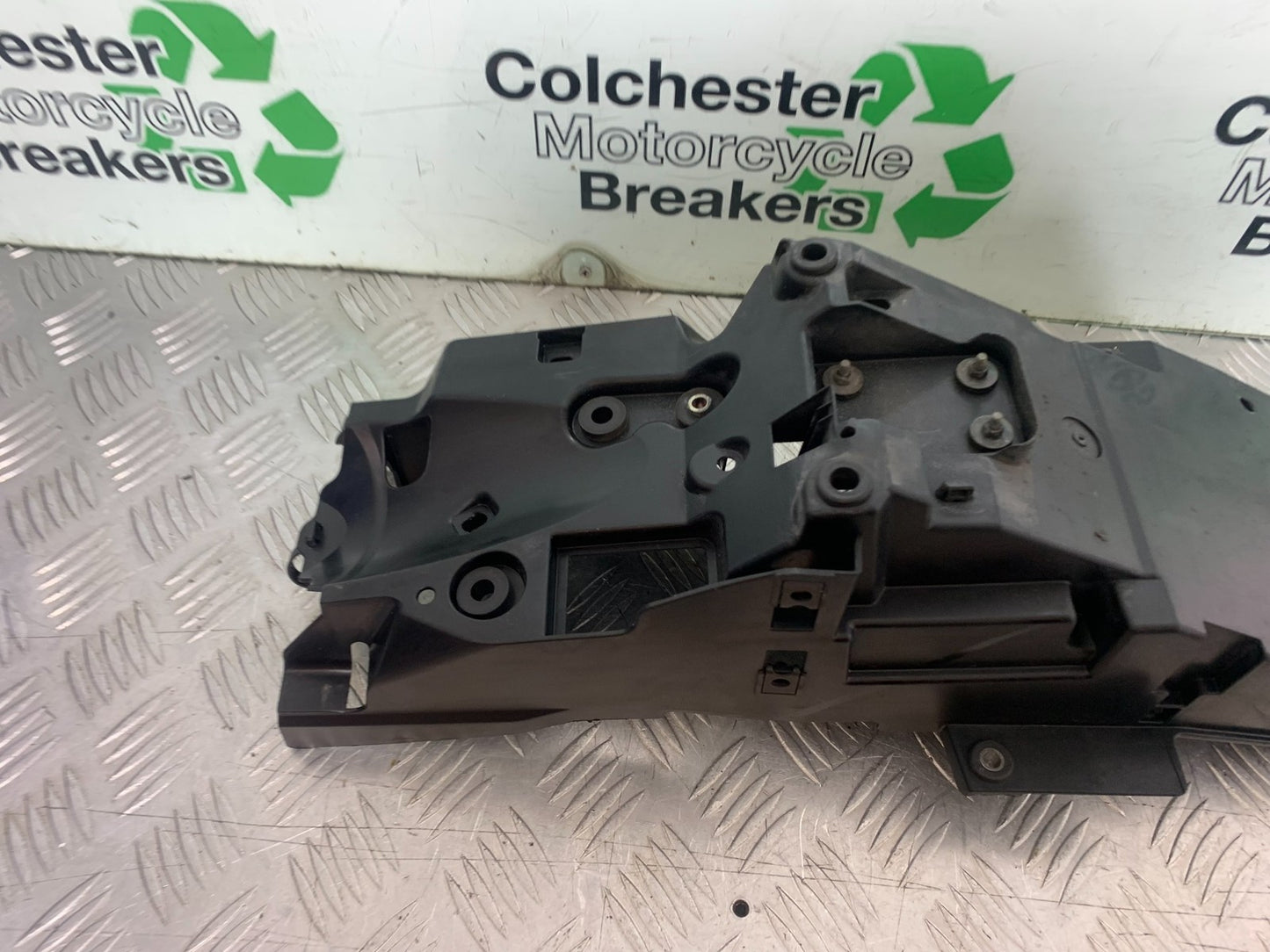 YAMAHA XSR900 XSR 900 UNDERTRAY  YEAR 2022-2024 (CMB1215)