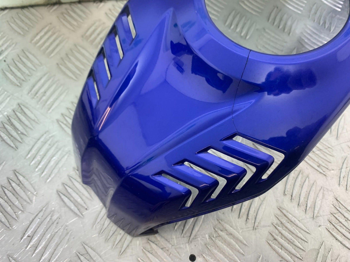 YAMAHA YZF-R125 YZF 125 CENTER TANK PANEL  YEAR 2019-2022 (CMB1263)