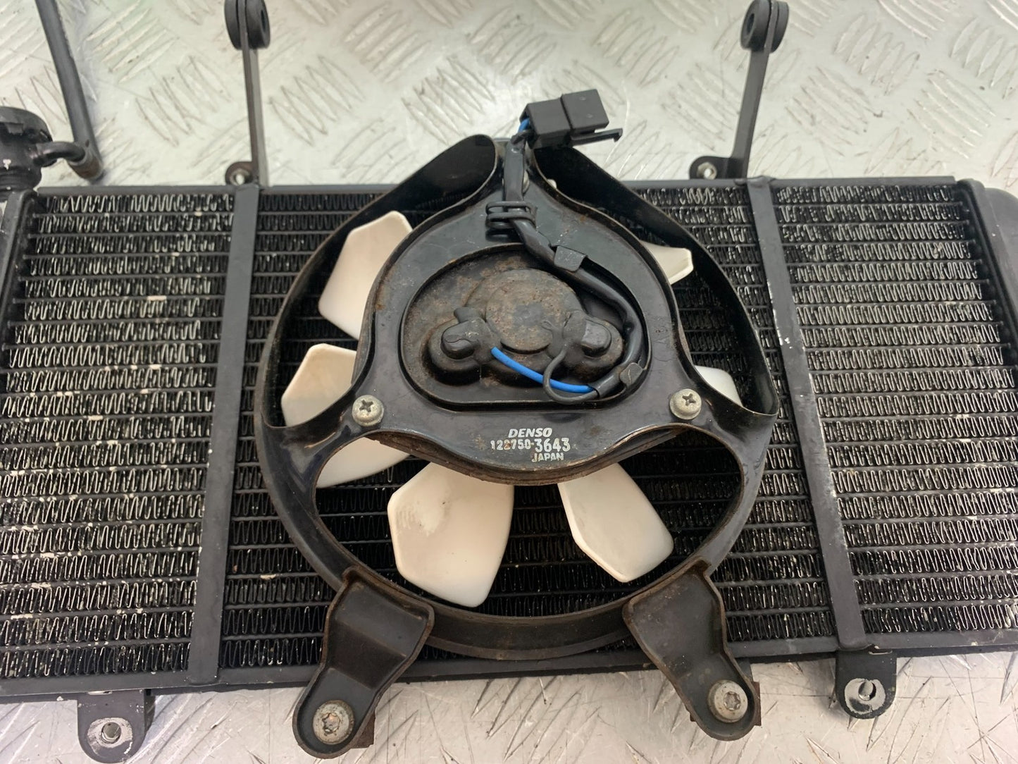 TRIUMPH 1050 SPRINT GT RADIATOR AND FAN YEAR 2010-2016 (CMB1250)