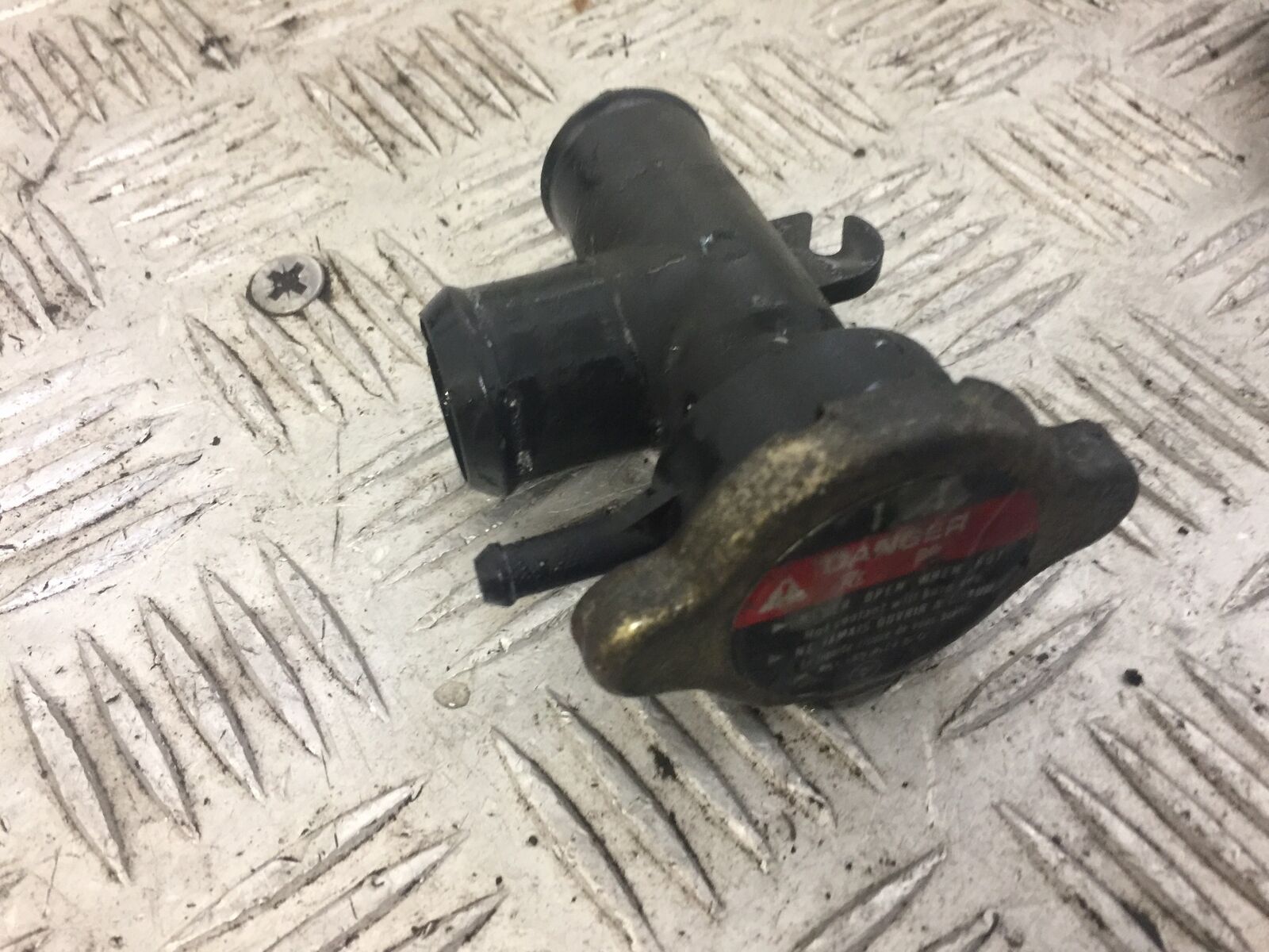 HONDA VFR800 VFR 800 PRE V-TEC RADIATOR CAP YEAR 1998-01(STOCK 655)