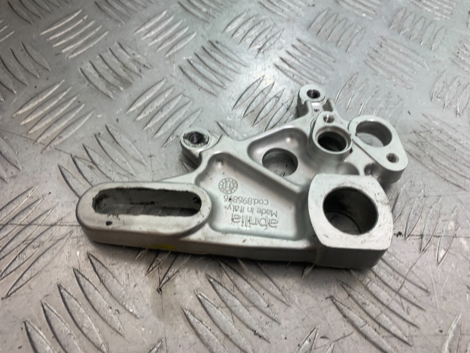 APRILIA TUONO 1000 V4R REAR CALIPER BRACKET  YEAR 2011-13  (CMB1331)