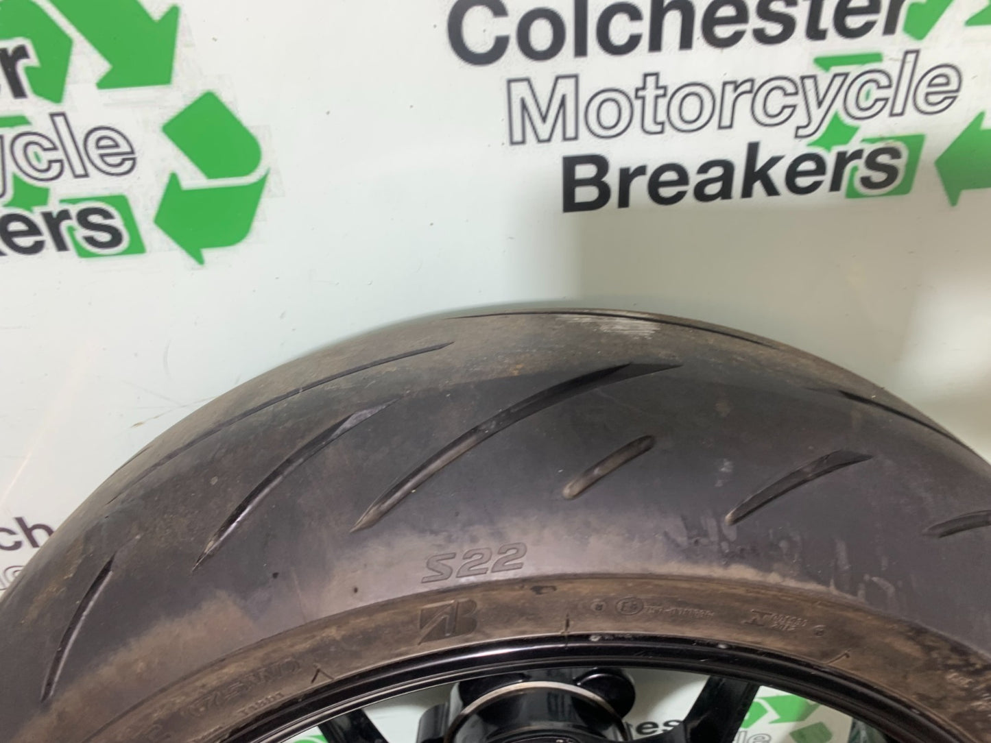 APRILIA TUONO 1000 V4R REAR WHEEL YEAR 2011-13  (CMB1331) 