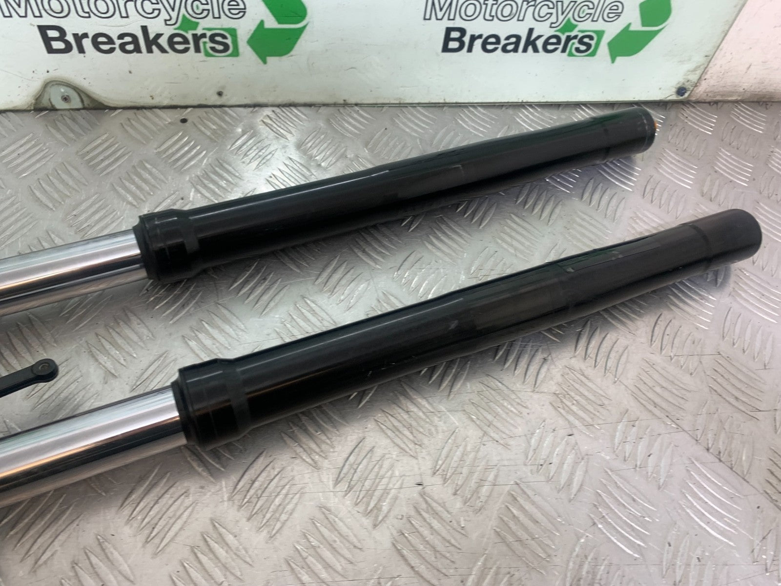 YAMAHA YZF R7 FORKS (DAMAGED) YEAR 2022-2025 (CMB1255)