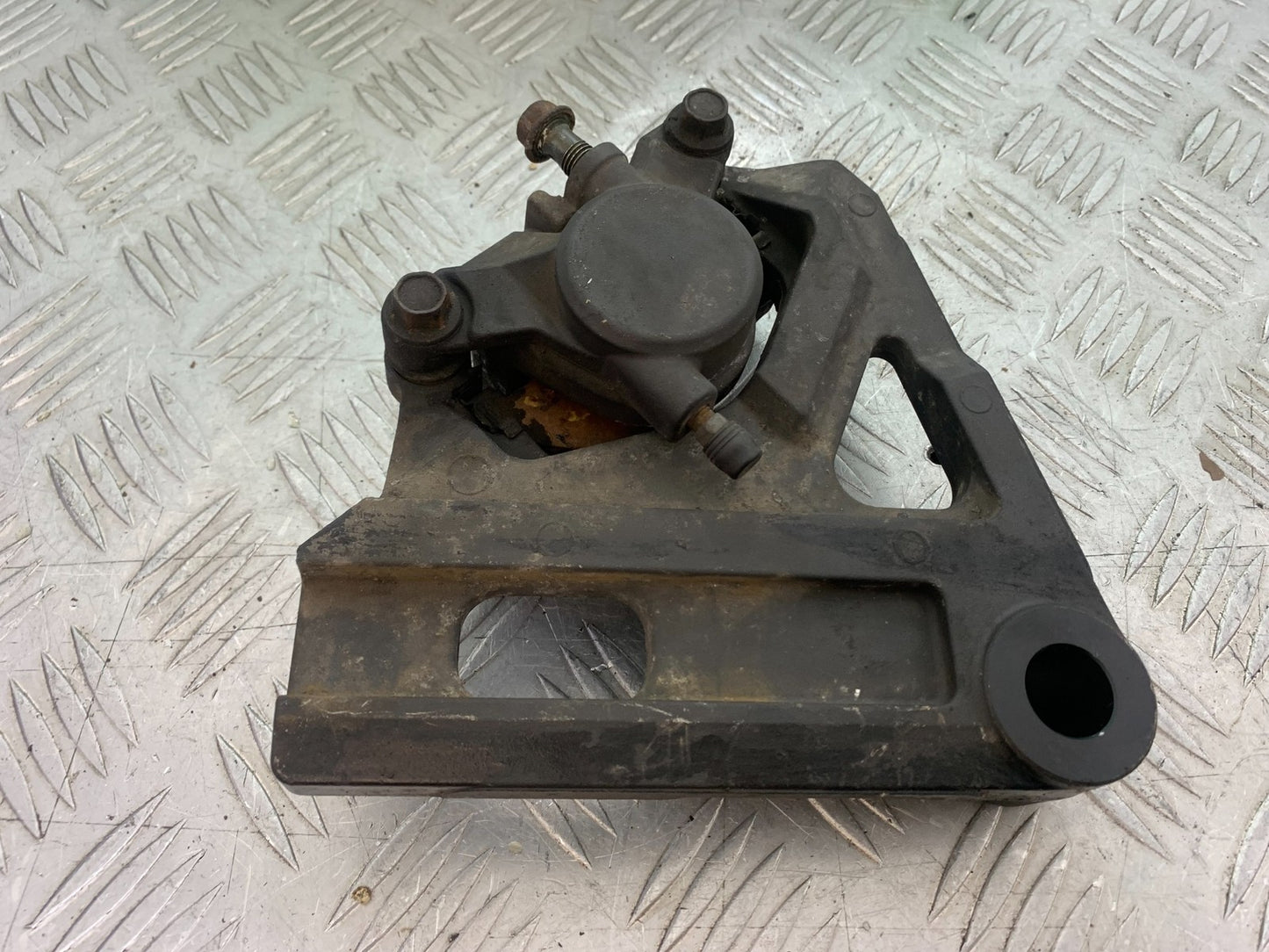 YAMAHA XVS 1300 MIDNIGHT STAR REAR BRAKE CALIPER   YEAR 2007-16 (CMB1200)