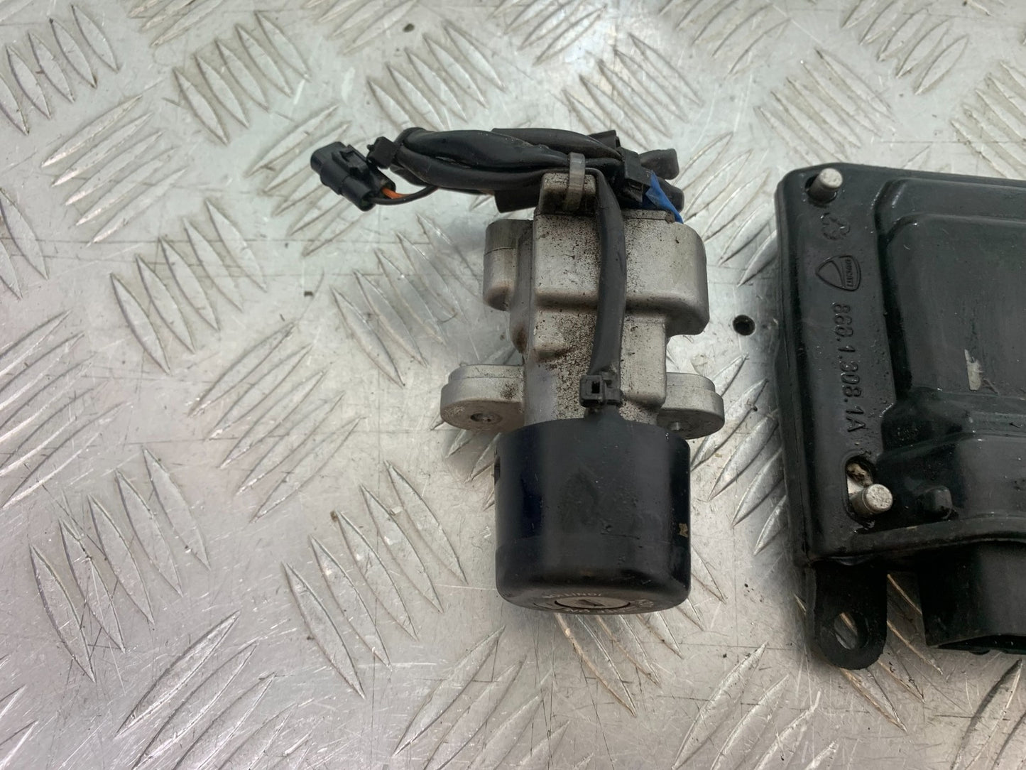 DUCATI 937 MONSTER ECU IGNITION (NO KEY)  YEAR 2021-2024 (CMB1270)