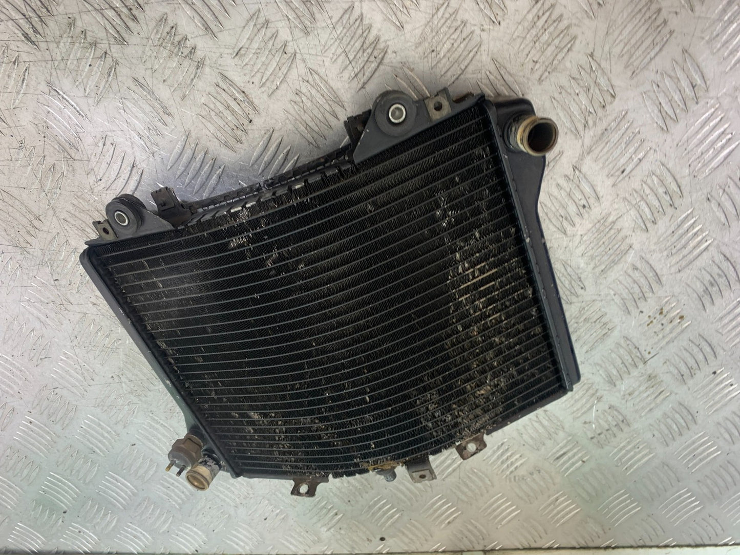 KAWASAKI ZZR1100 D RADIATOR  YEAR 1993-2001 (CMB1289)