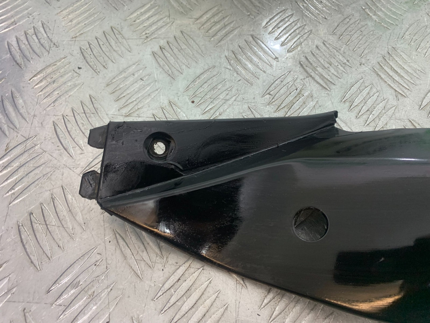 APRILIA 650 PAGASO STRADA LEFT SEAT PANEL   YEAR 2005-2010 (CMB1260)