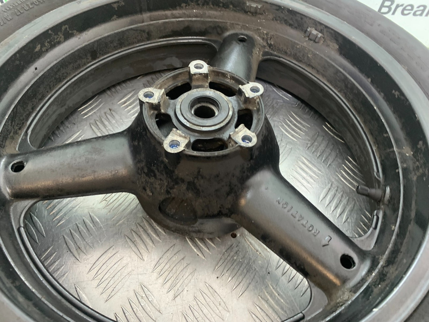 SUZUKI GSF600 GSF 600 BANDIT REAR WHEEL   2000-2004 (CMB1269)
