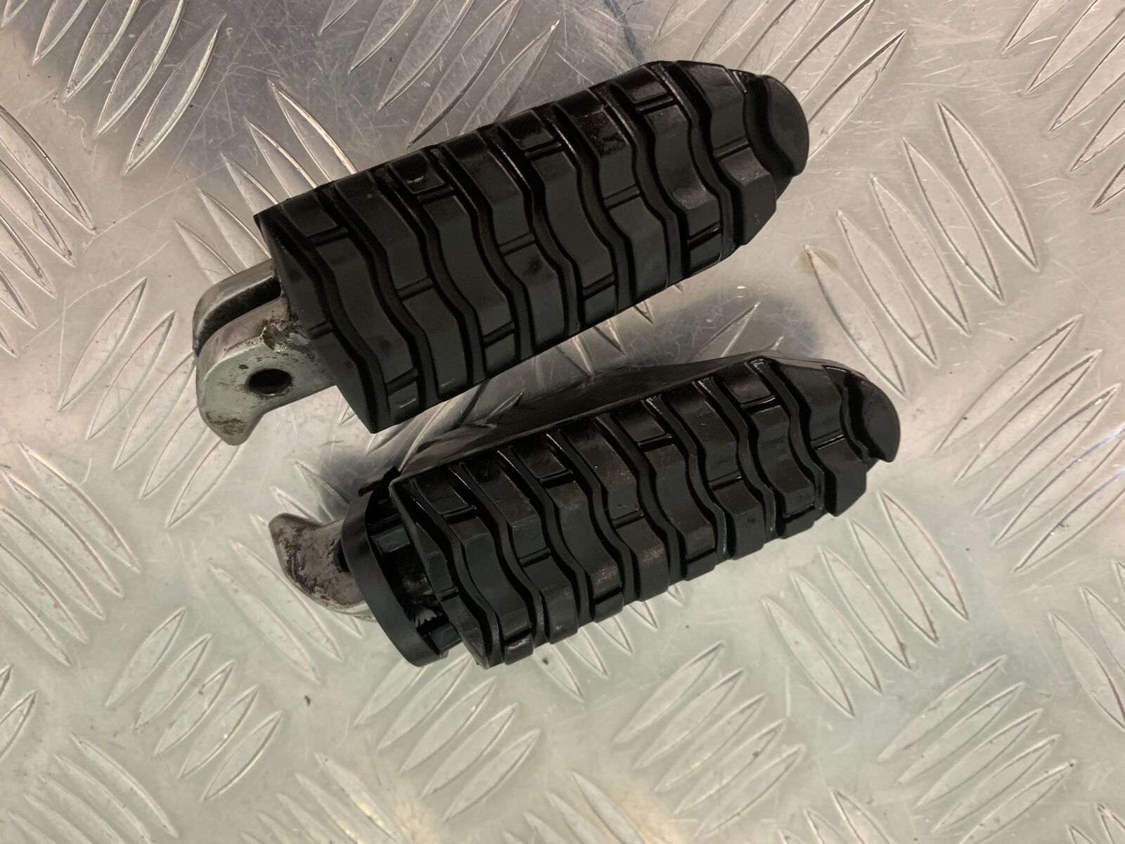 TRIUMPH TIGER 800 XCX REAR FOOTPEGS   YEAR 2015-2017  (STOCK 966)