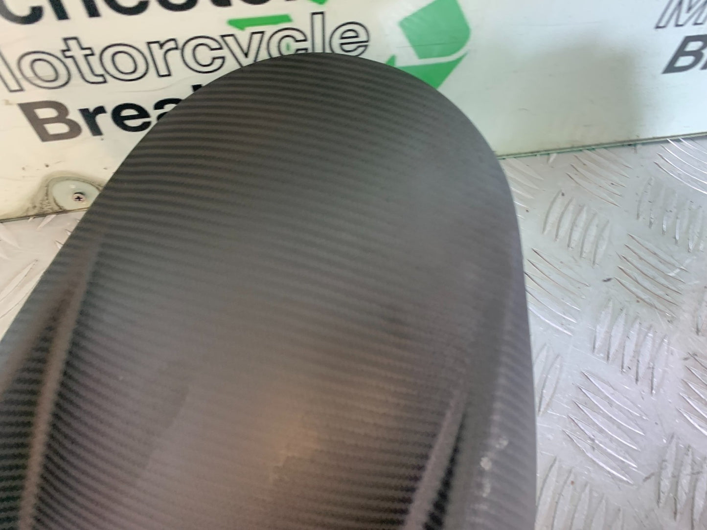 APRILIA RSV4 FACTORY CARBON HUGGER  YEAR 2009-2012 (CMB1224)