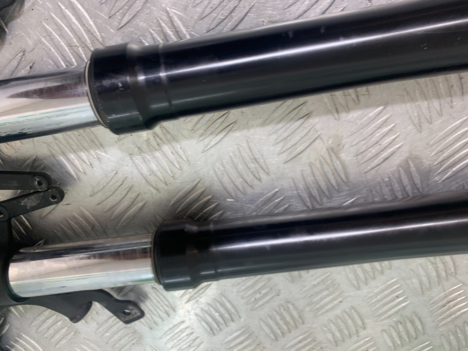 YAMAHA YZF R1 14 B BIG BANG FORKS  2009-14 (CMB1175)