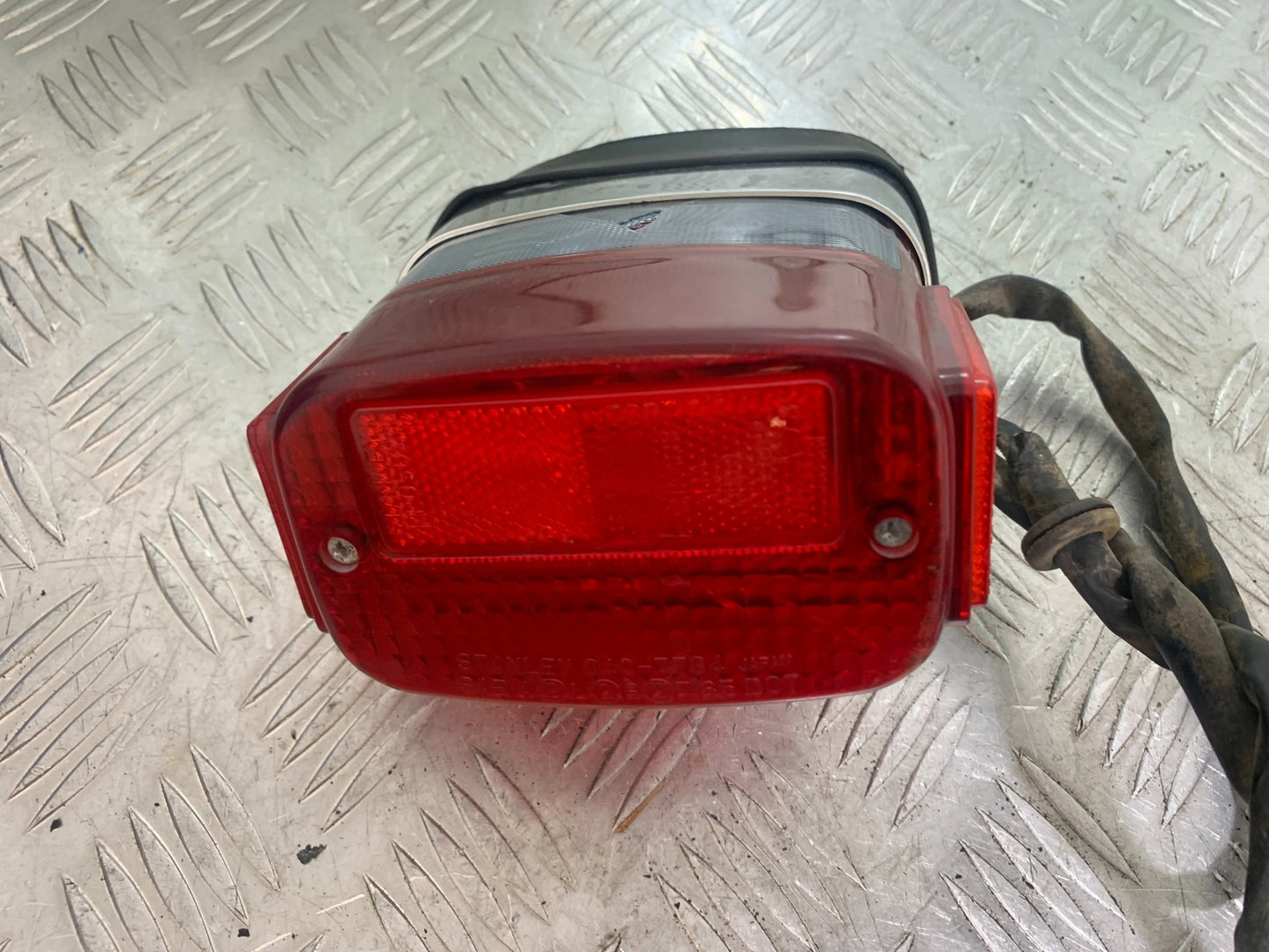 KAWASAKI VN1500 CLASSIC REAR LIGHT   YEAR 1999 -2006 (CMB1166)