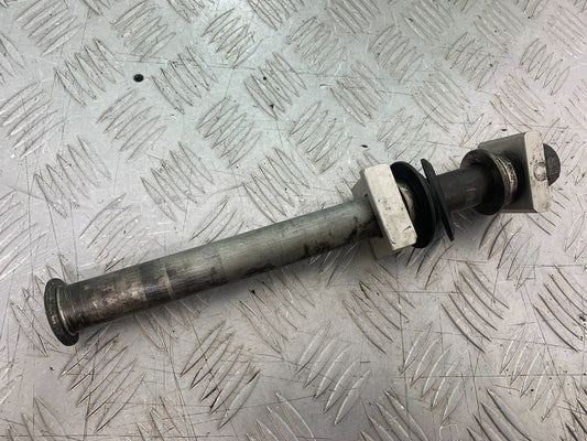 YAMAHA YZF R1 4C8 REAR WHEEL SPINDLE YEAR 2007-2008 (CMB1237)