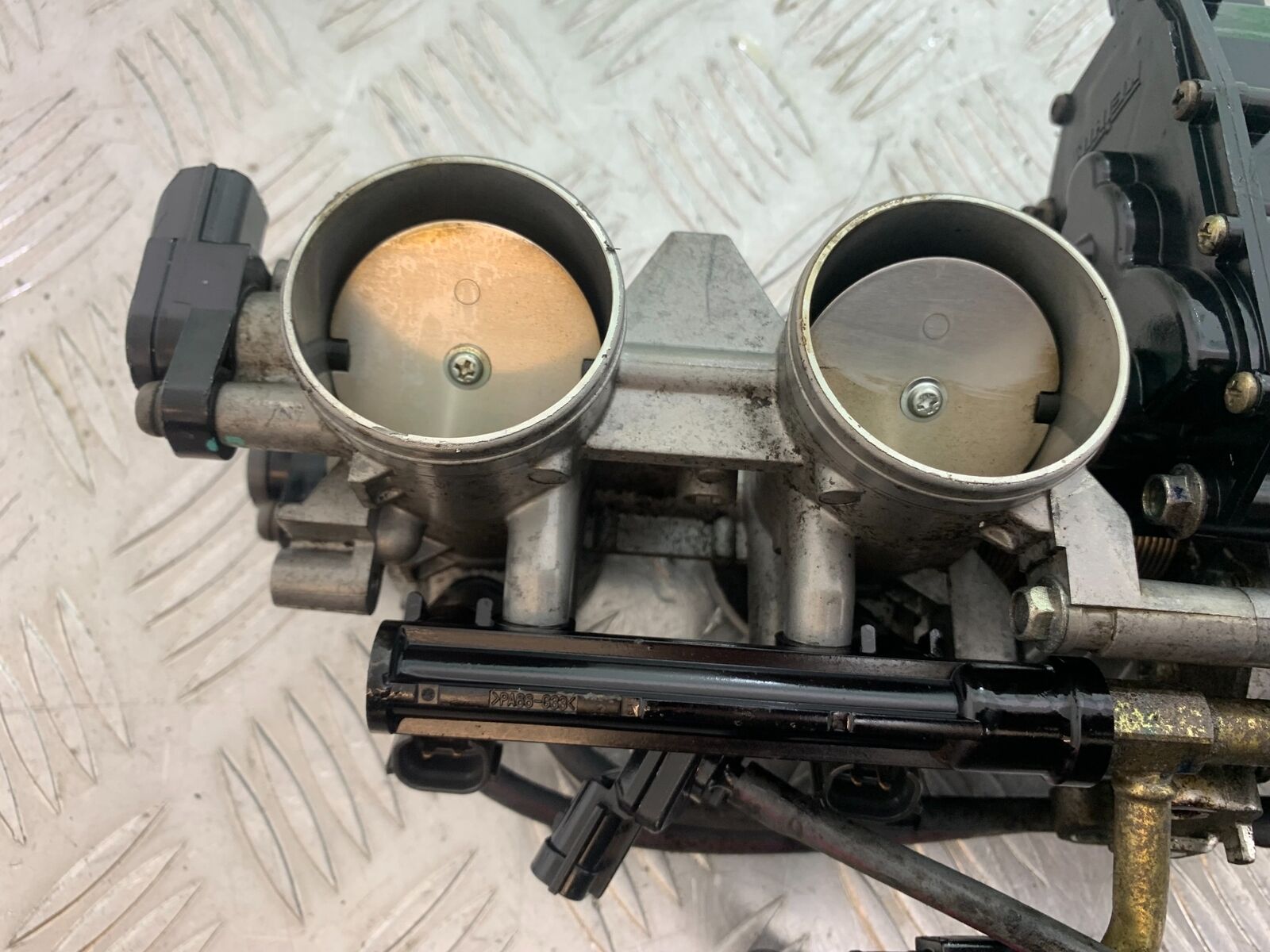 KAWASAKI Z750 Z 750 THROTTLE BODIES  YEAR 2004-2006  (CMB1104)