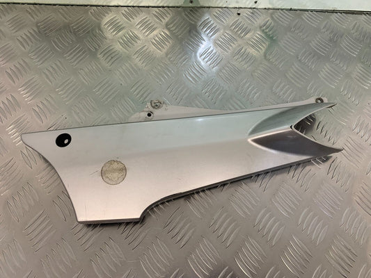 YAMAHA FJR1300 FJR 1300 LEFT SEAT PANEL  YEAR 2001-05 (STOCK 946)