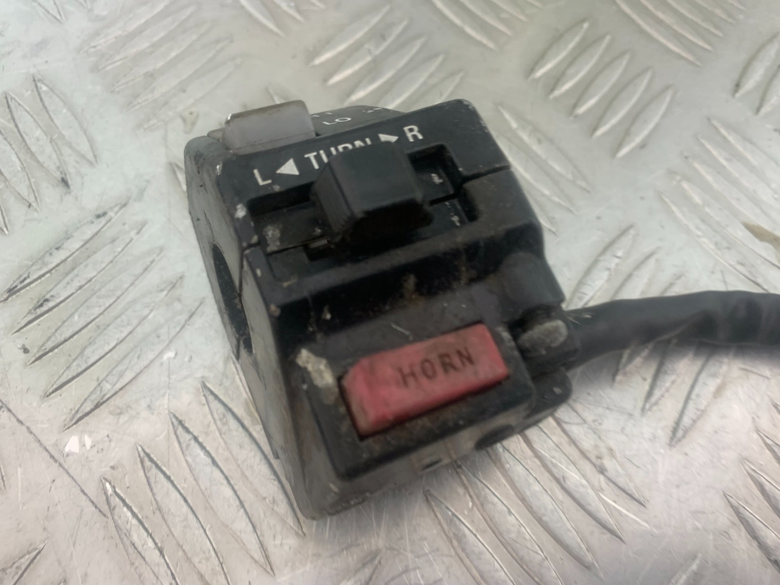 YAMAHA XV535 XV 535 VIRAGO LEFT SWITCH GEAR   YEAR 1994-02 (CMB1139)