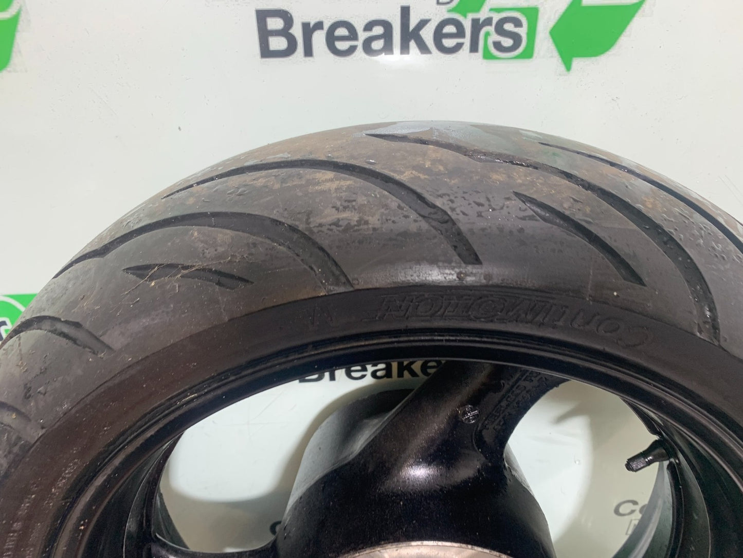 HONDA CBR1100 BLACKBIRD REAR WHEEL  YEAR 1999-2005 (CMB1232)