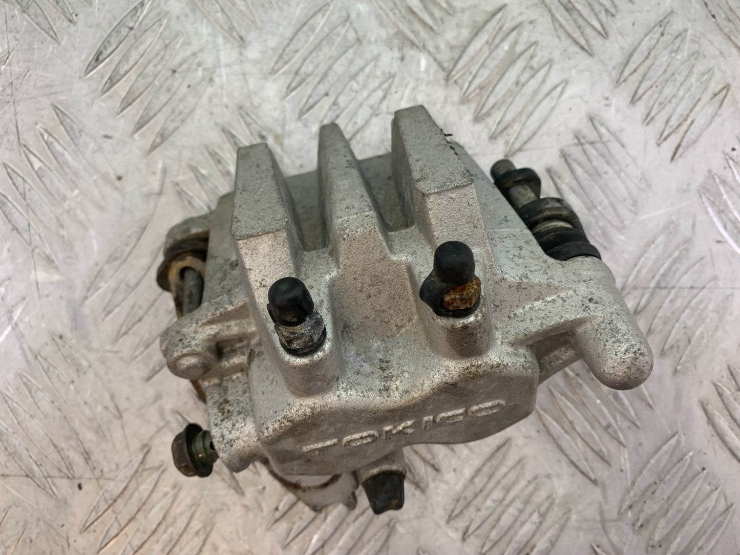 KAWASAKI VN1500 CLASSIC REAR BRAKE CALIPER   YEAR 1999 -2006 (CMB1166)