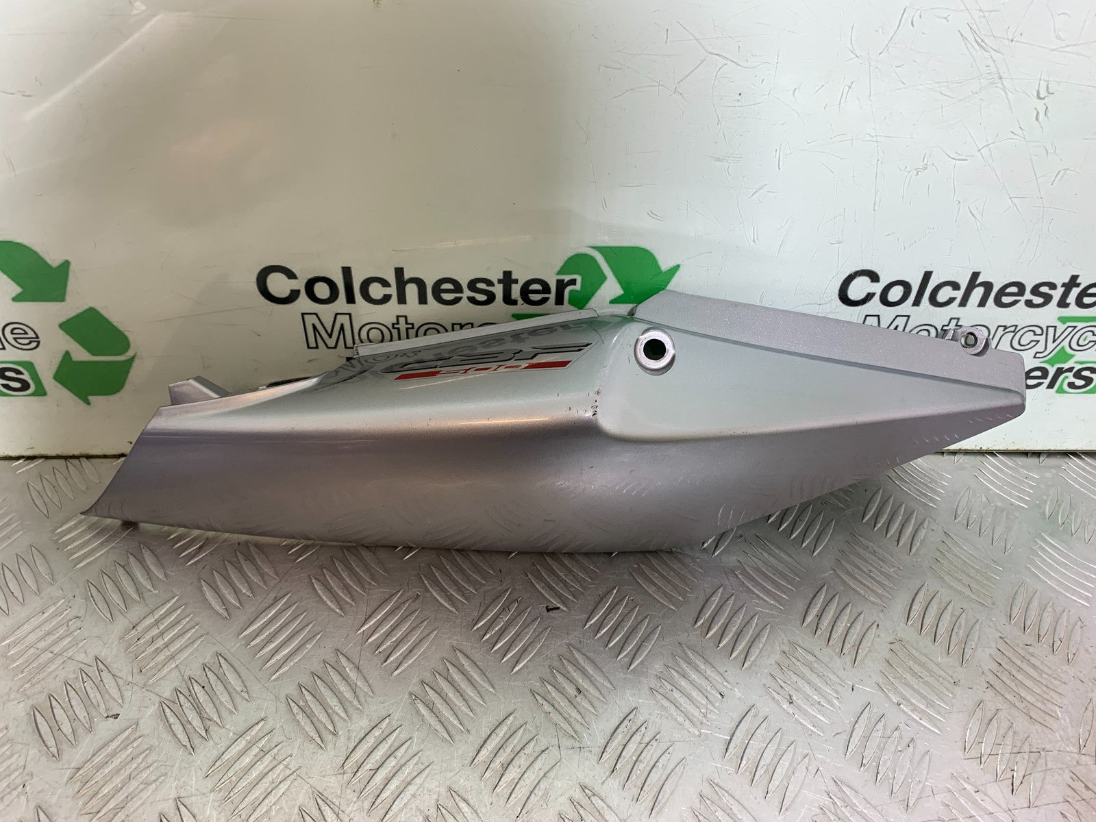 HONDA CBF500 CBF 500 RIGHT SEAT PANEL    YEAR 2004-2008  (CMB1294)